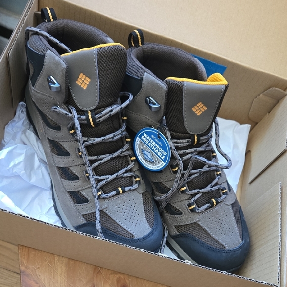 Columbia Crestwood Mid Waterproof Hiking Boots Mens 9.5 - Picture 1 of 5